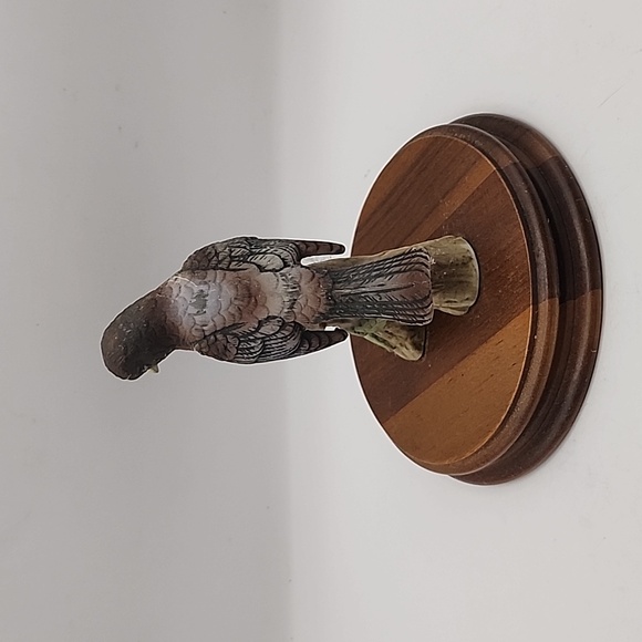 Vintage Lefton China Robin Hand Painted on Wood Stand - Picture 2 of 9